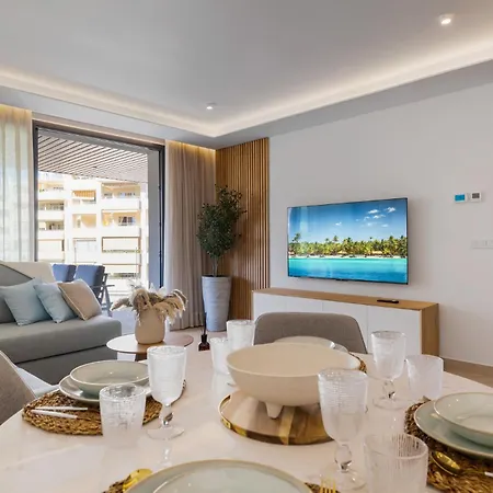Vivi Homes - Serena Pool, Cinema, Gym & Apartment