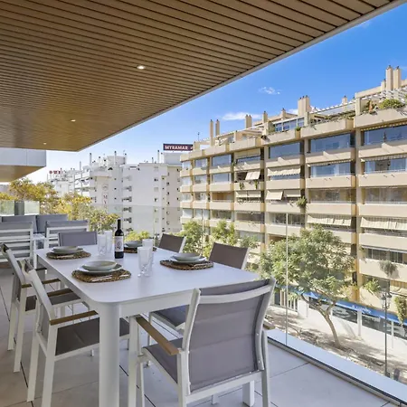 Vivi Homes - Serena Pool, Cinema, Gym & Apartment